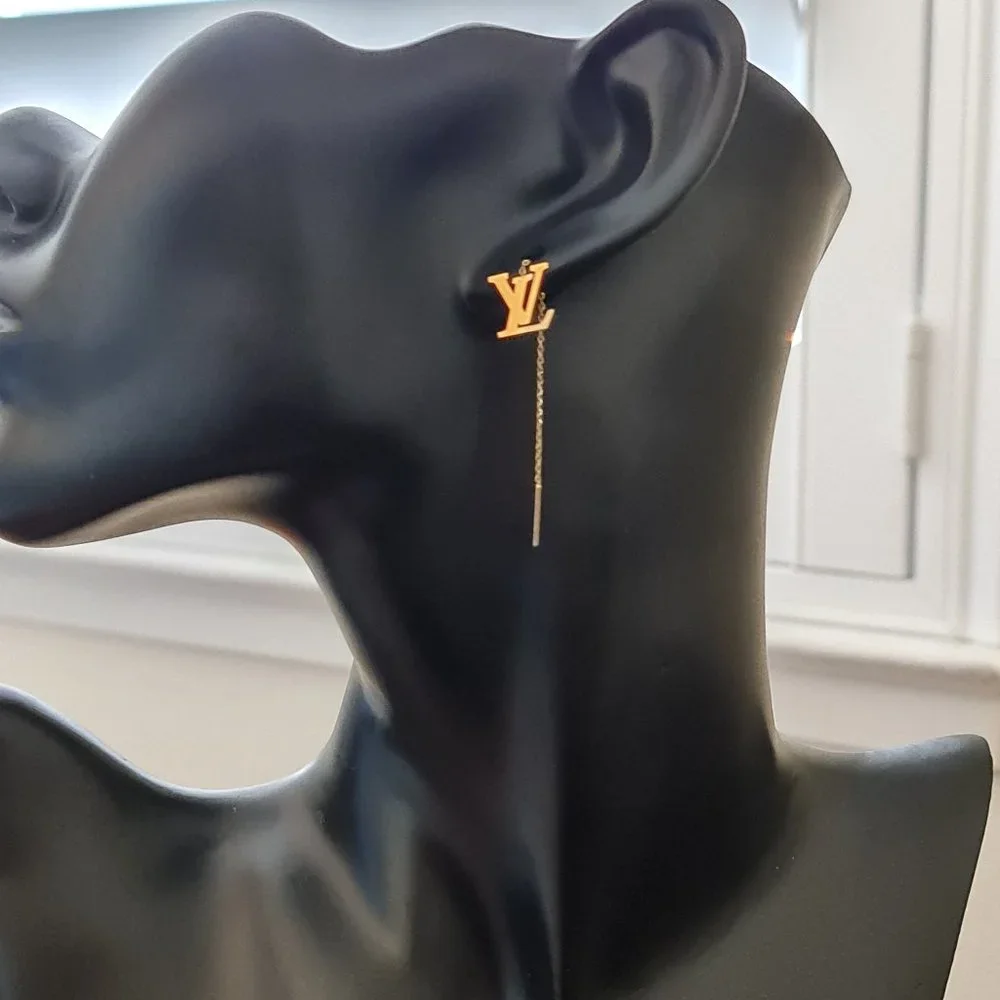 Gold Earring - Picture 1 of 16